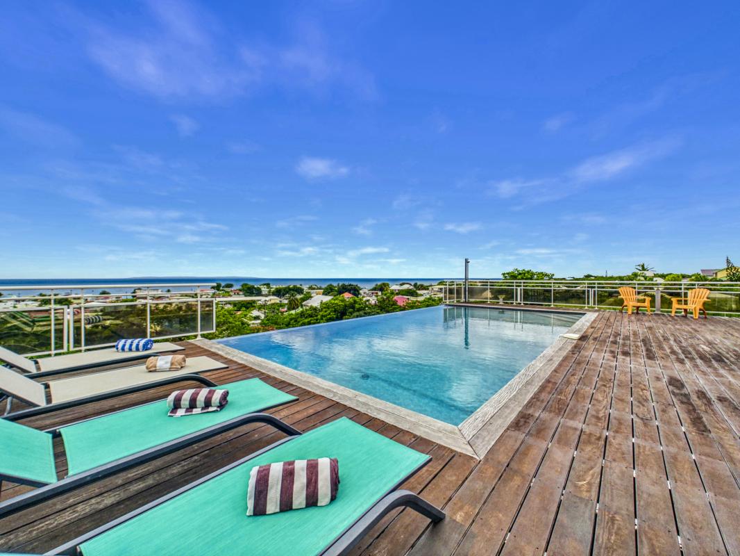 30.A louer villa avec piscine et vue mer St François Guadeloupe